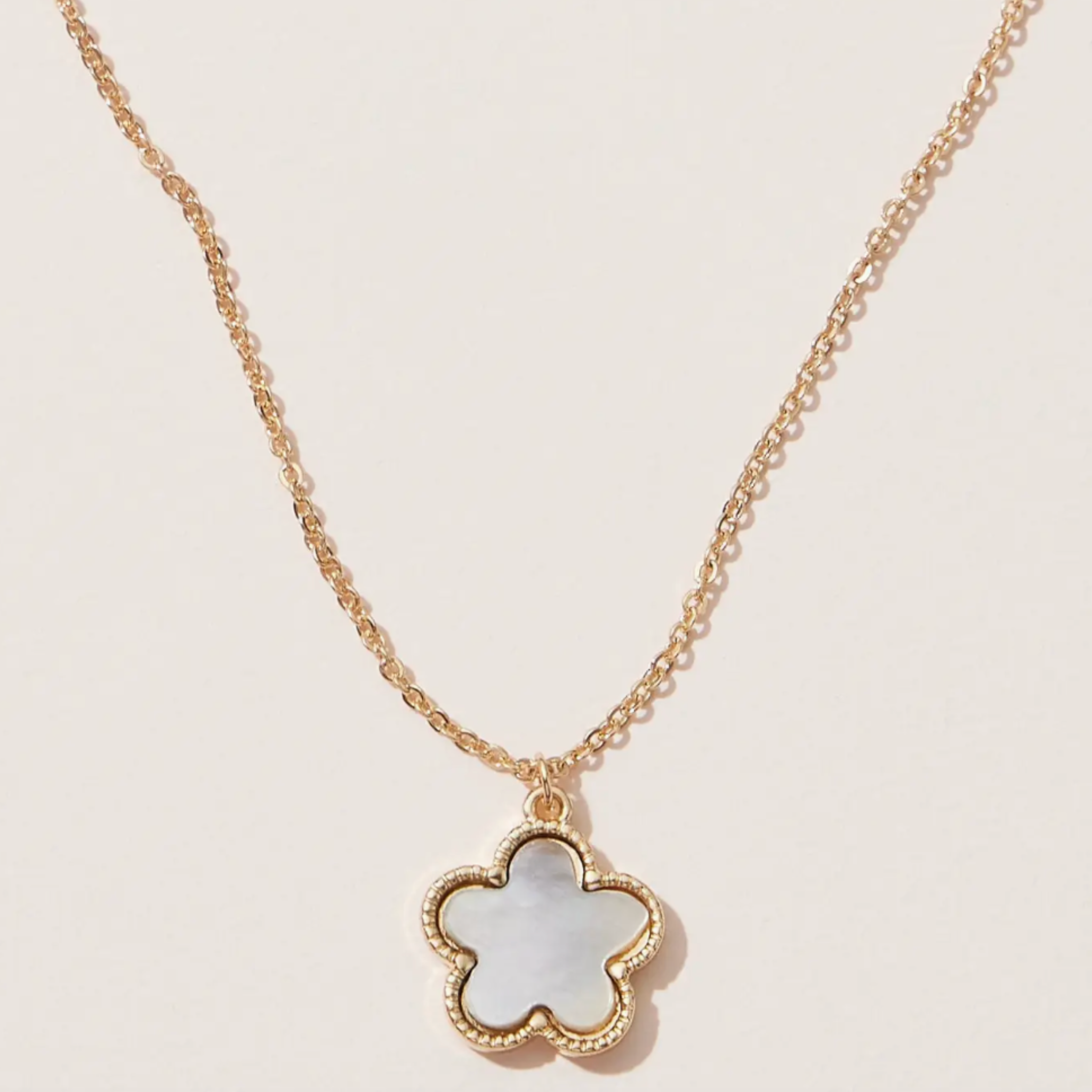 Clover Mother of Pearl Necklace - Let's Bag It