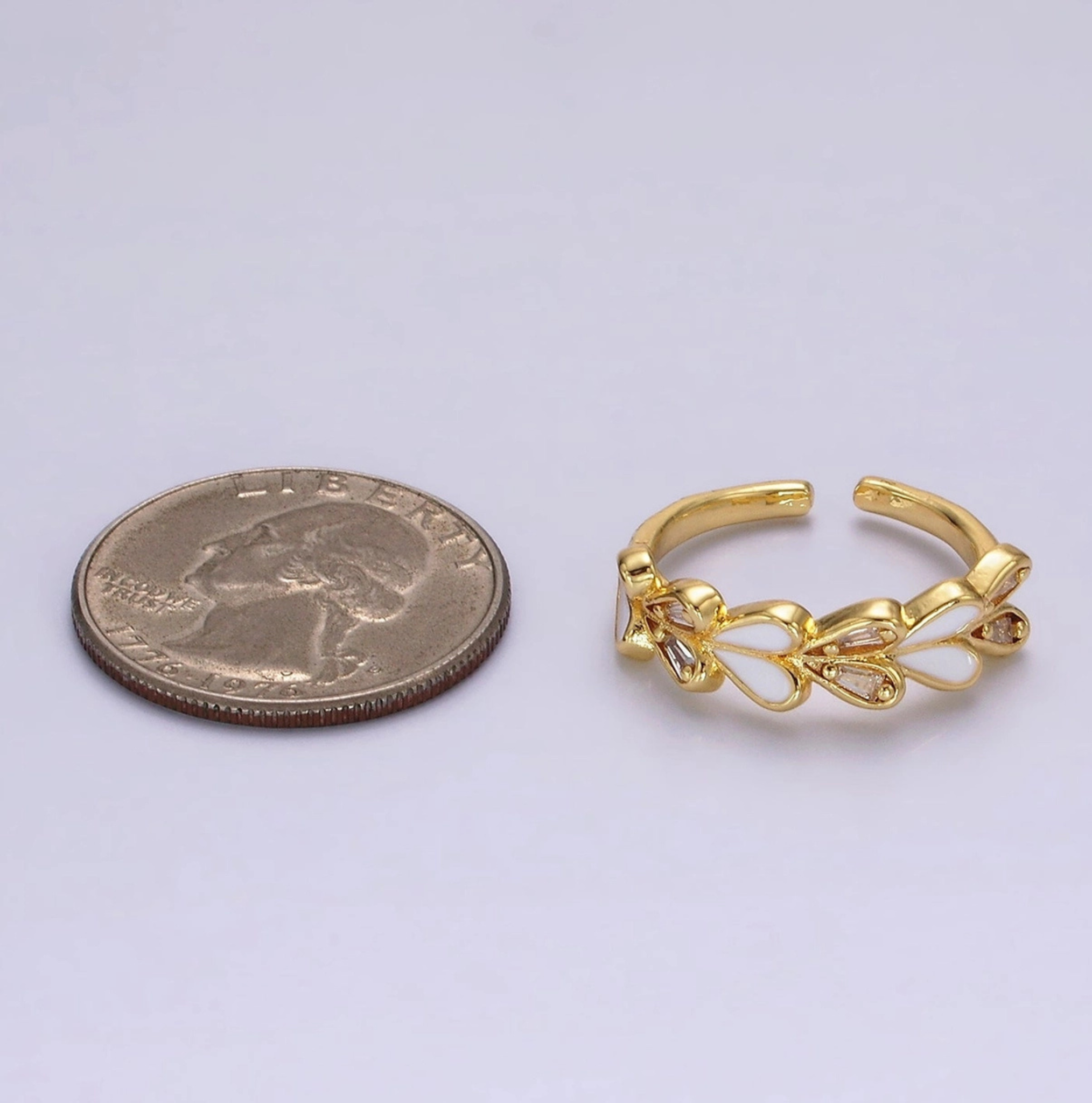 14K gold-filled heart-lined ring with delicate heart pattern, showcasing a stylish and elegant design.