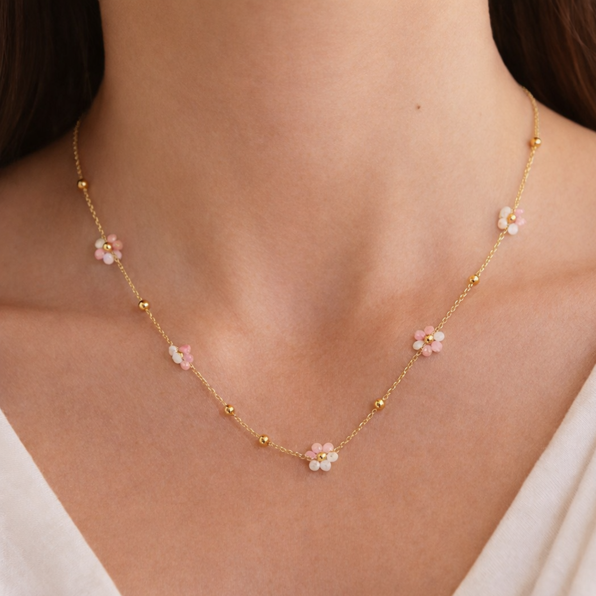 Private label flower daisy spring summer necklace featuring delicate daisy charm on a silver chain.