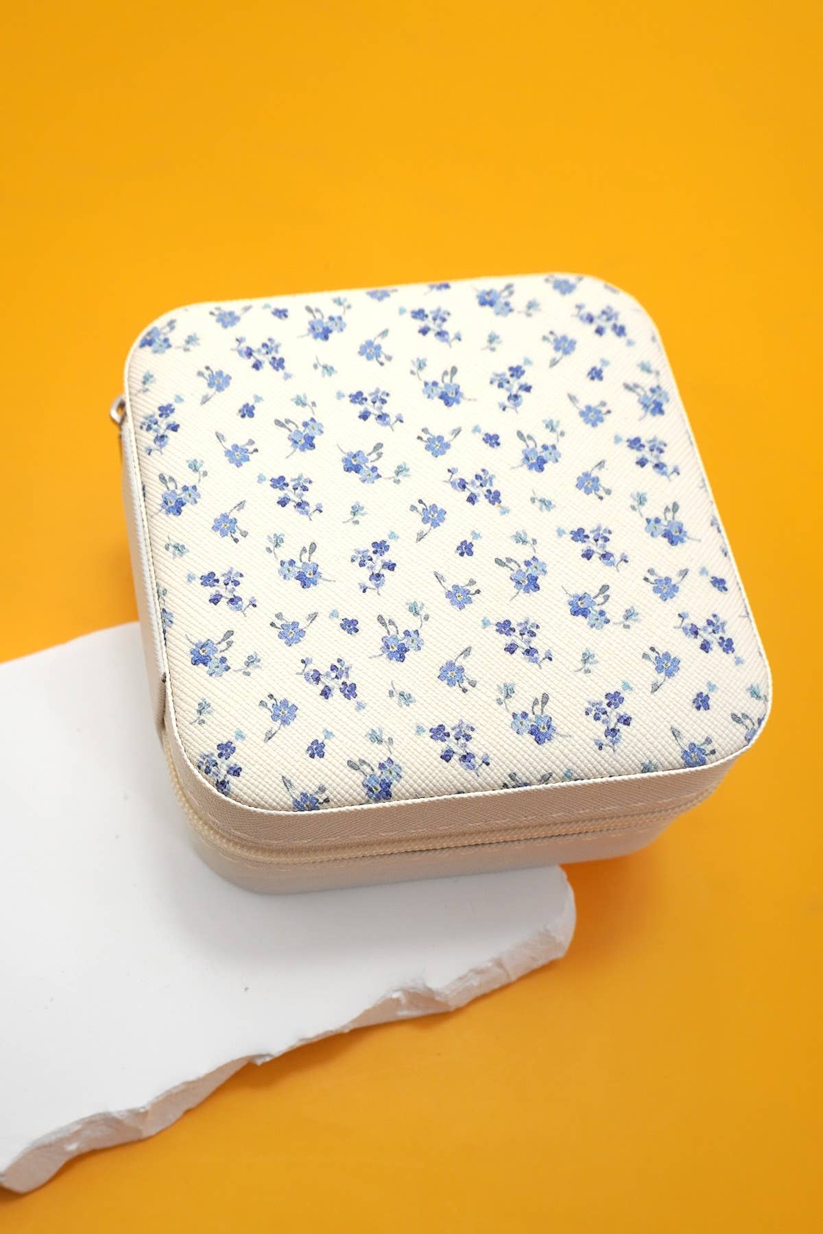 Private label Coquette jewelry organizer travel pouch with compartments for rings, necklaces, and earrings in a compact case.