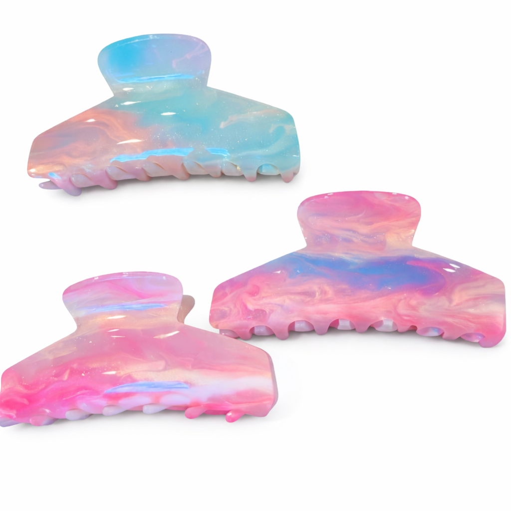 Glossy pastel marbled hair claw clip by Private Label, stylish and shiny hair clips for secure, fashionable hair styling.