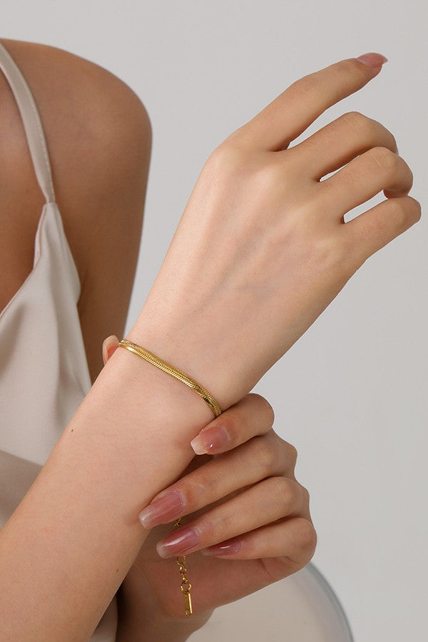 Stainless steel waterproof tarnish-free bracelet from Private Label Jewelry with sleek, polished design and secure clasp.