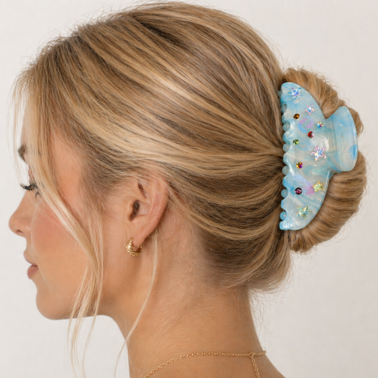 Private label Under The Sea hair clip featuring shell and bubble design, perfect for adding a whimsical touch to hairstyles.
