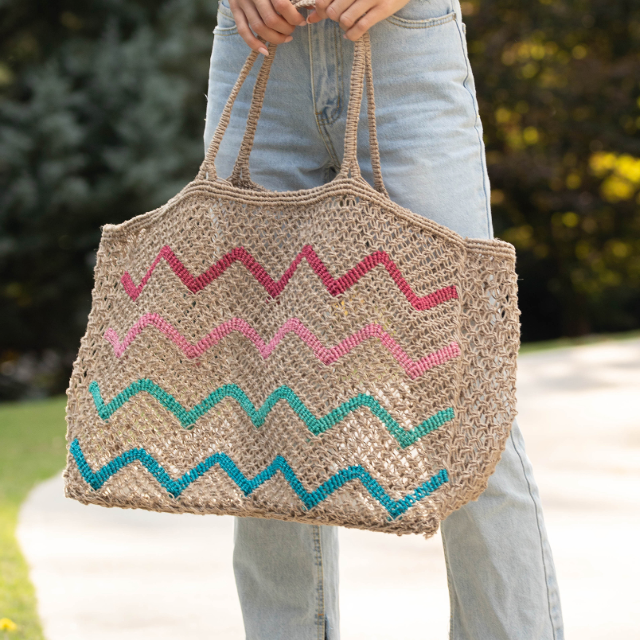 Ibiza zigzag beach tote