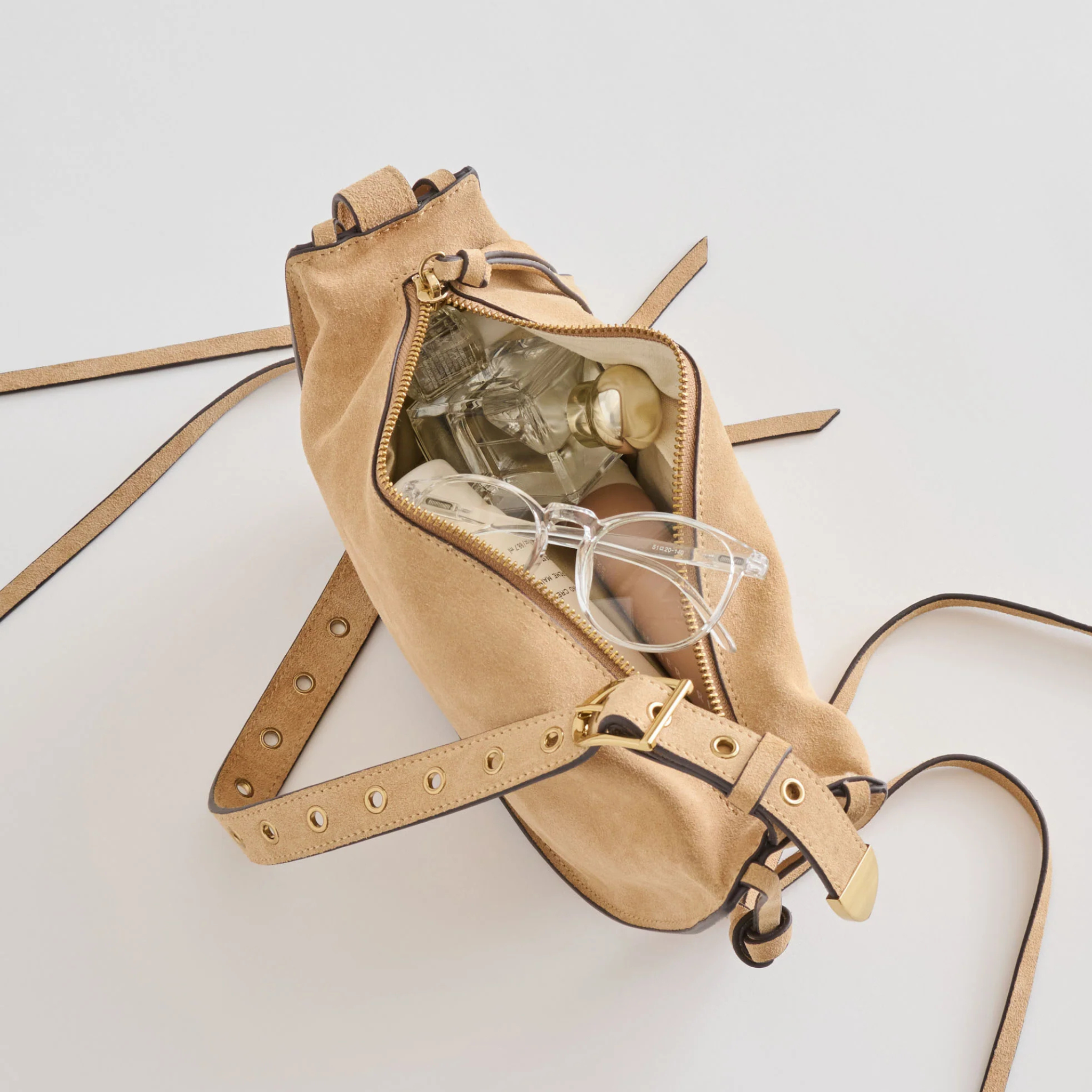 Dolce Vita Verona Shoulder Bag in a stylish design, featuring a spacious interior and elegant shoulder strap.