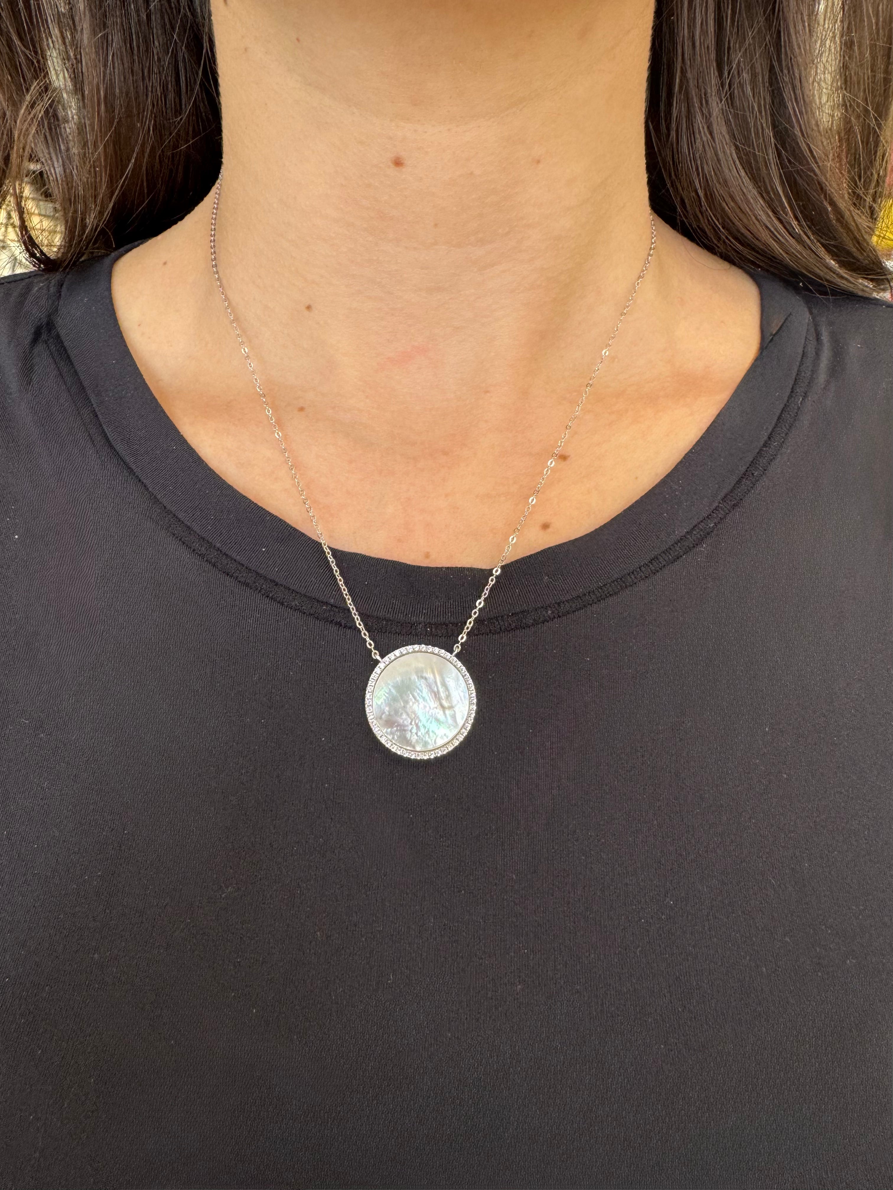 Circular Pearl Necklace