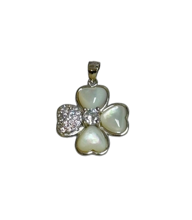 Four leaf clover charm