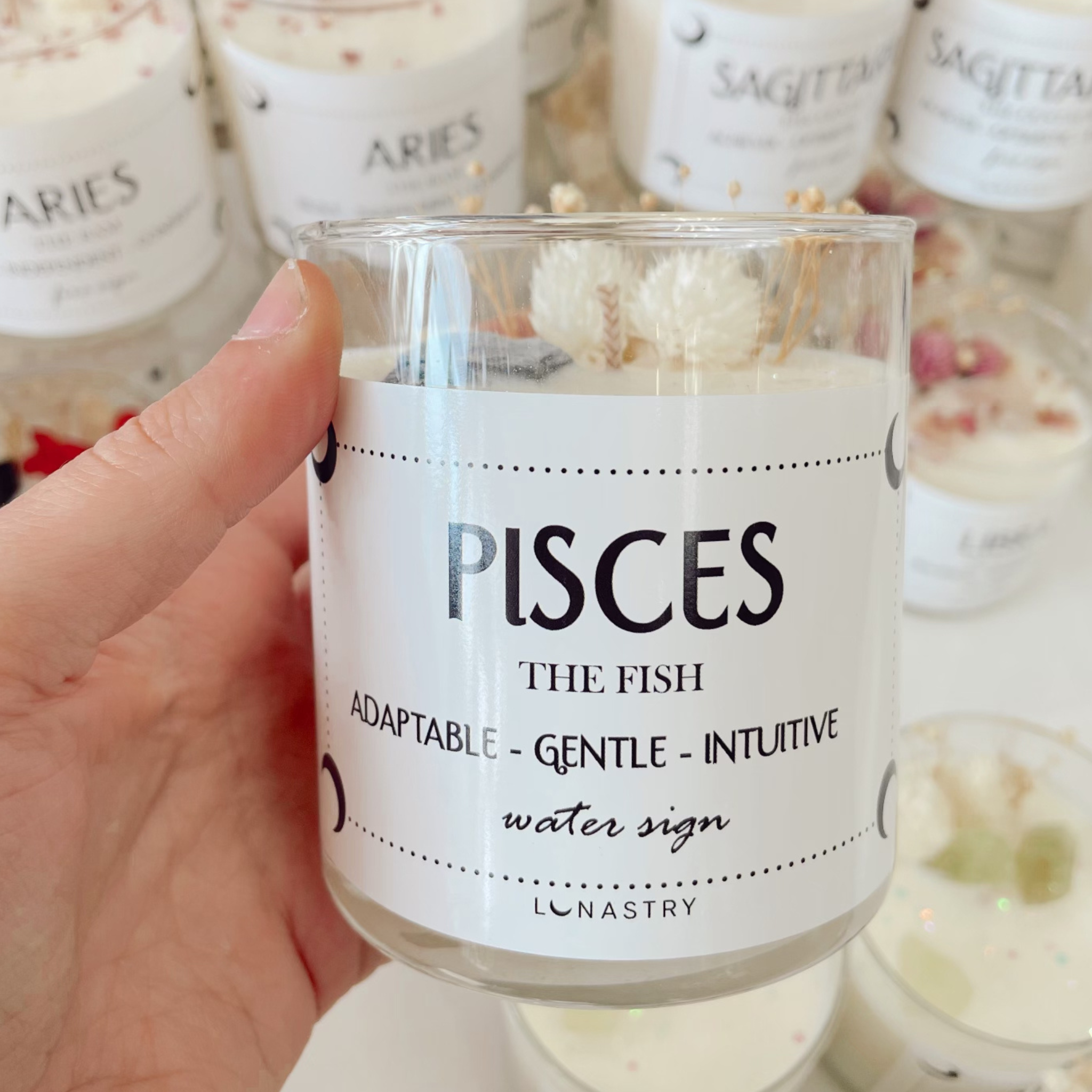 Pisces horoscope candle - Let's Bag It 